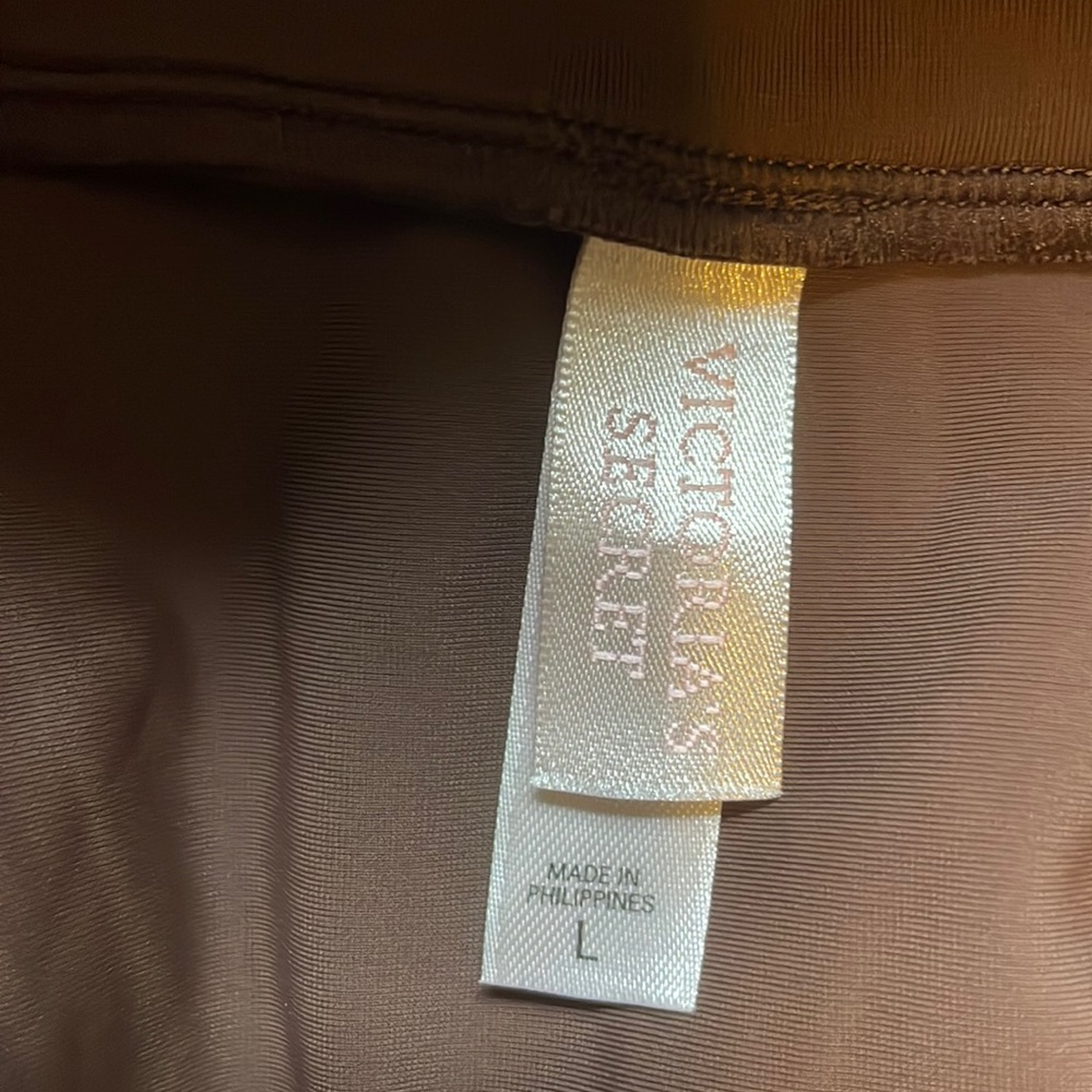 victoria’s secret mini skirt